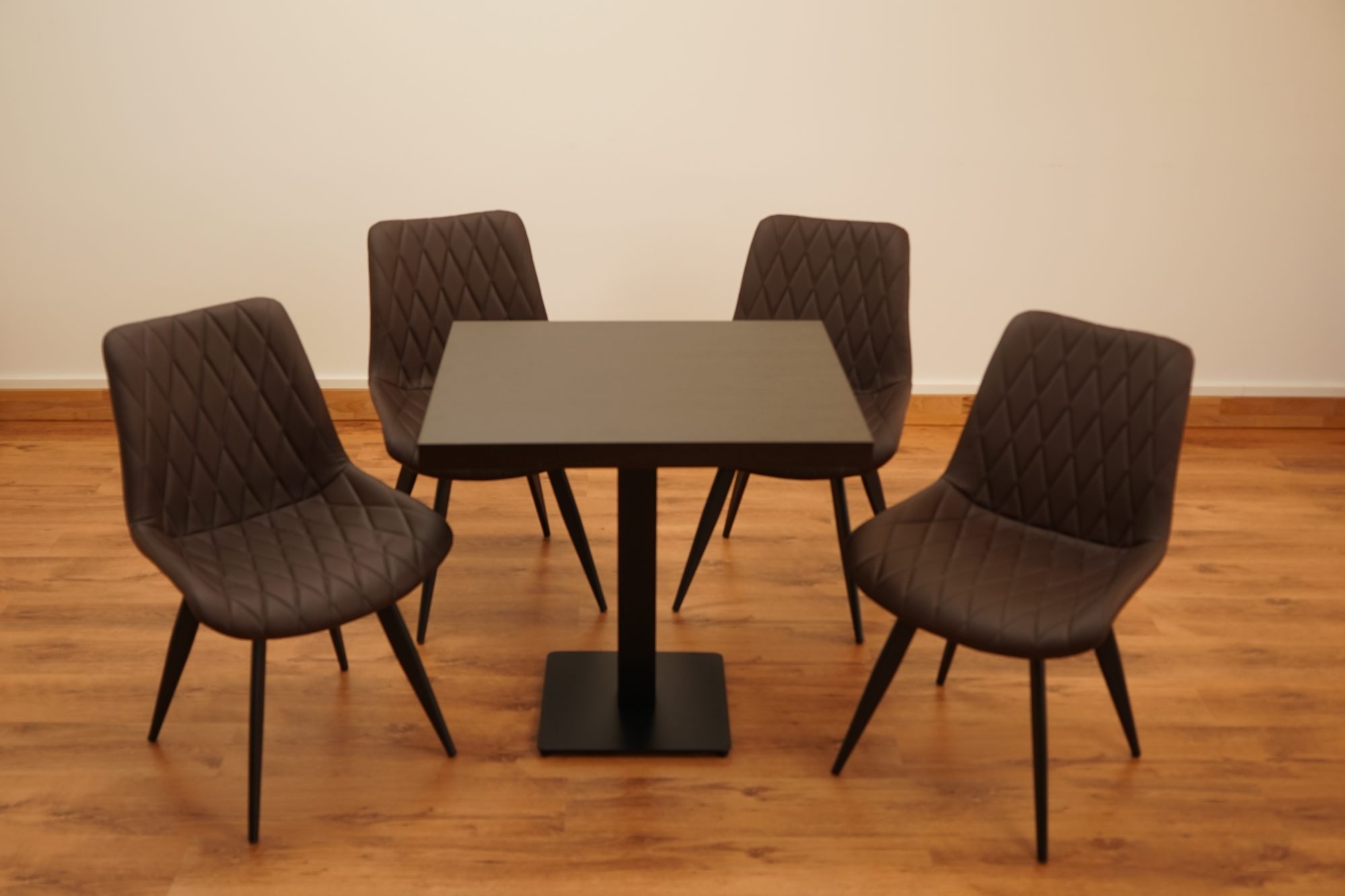 1+4 zestaw 80x80cm szkarłatny ciemnobrązowy Krzesła restauracyjne Stoły hotelowe Bistro
